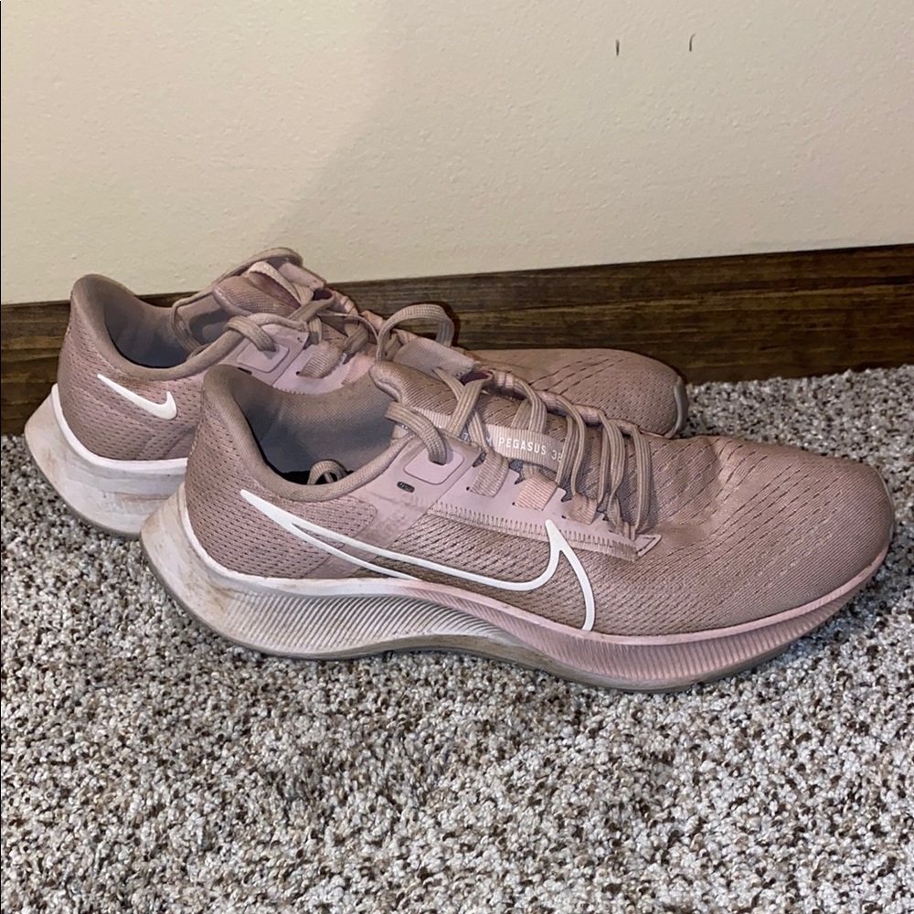 Nike Pink Athletic Running Shoes Size 8.5 with Breathable Mesh